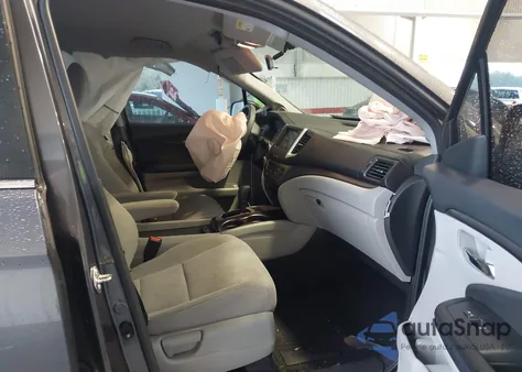 2017 Honda Pilot Lx z USA, uszkodzony, nr VIN 5FNYF5H13HB012751